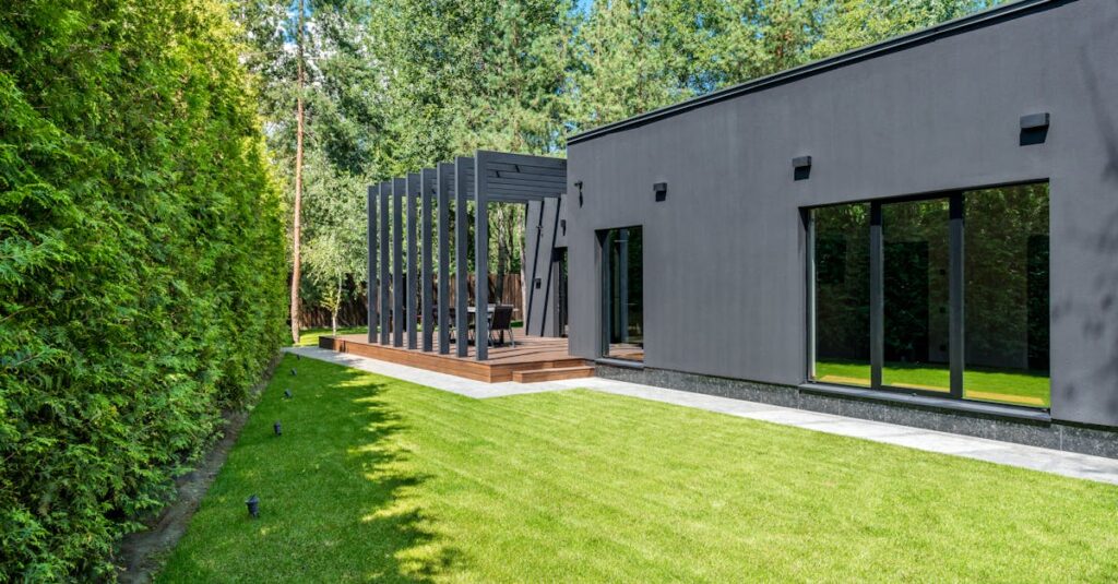 découvrez notre gamme de pergolas élégantes et fonctionnelles pour embellir et protéger votre espace extérieur toute l'année.