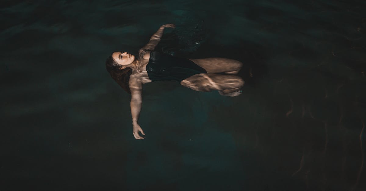 calculez facilement le volume d'eau de votre piscine pour un entretien optimal et une gestion efficace des produits chimiques.