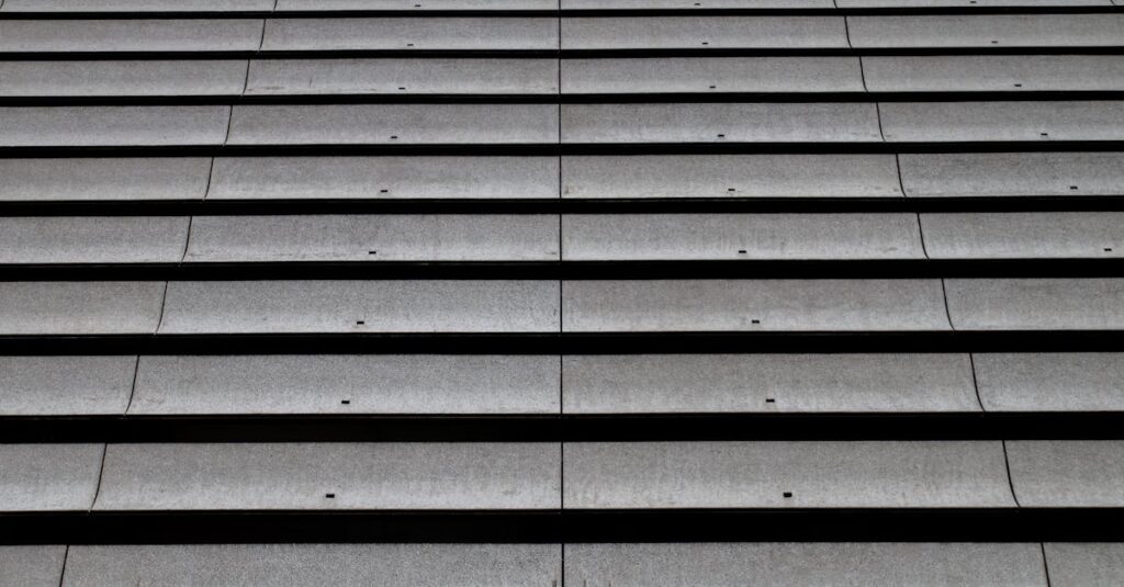 Comment déterminer les dimensions d’une toiture découvrez comment mesurer avec précision les dimensions de votre toit pour assurer une construction solide et une meilleure isolation.