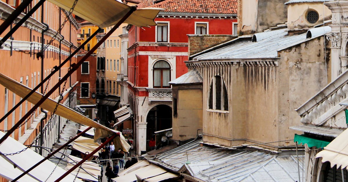 découvrez les dimensions idéales pour votre toit afin d'assurer une couverture optimale et une durabilité maximale.