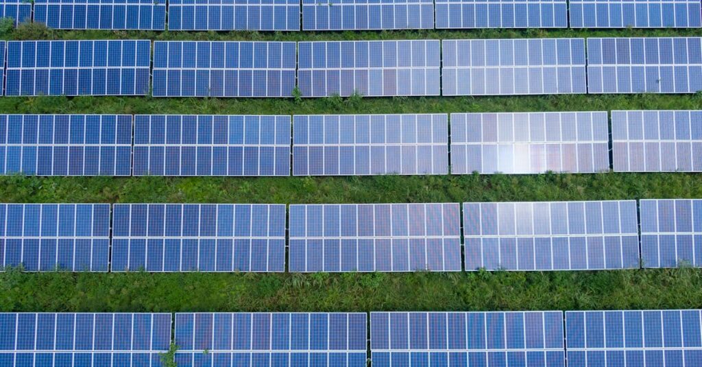 découvrez nos panneaux solaires innovants et écologiques pour produire une énergie propre et économique, adaptée à tous vos besoins résidentiels et professionnels.