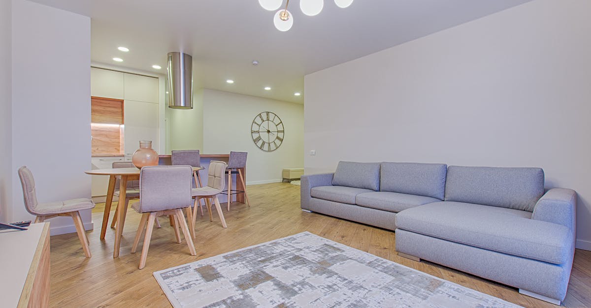 transformation de votre grenier : optimisez l'espace sous le toit pour créer une pièce fonctionnelle et confortable.