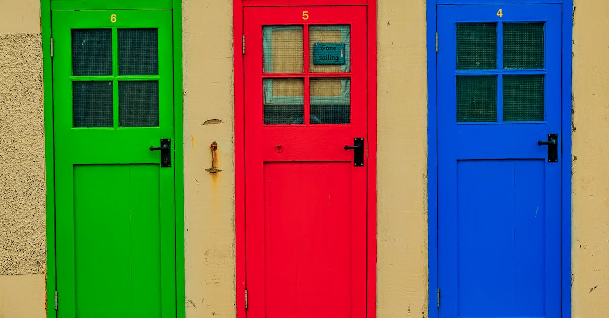 guide complet pour peindre une porte : astuces, matériaux nécessaires et étapes détaillées pour un rendu professionnel.