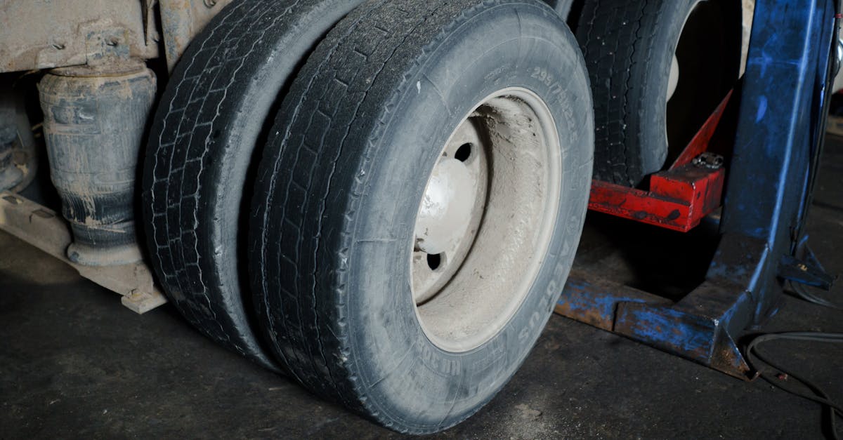 découvrez le coût du revêtement de sol de garage : prix, types de matériaux et conseils pour choisir la meilleure option adaptée à votre budget.