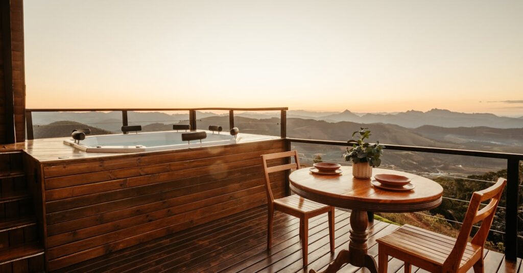 découvrez notre terrasse avec jacuzzi pour un moment de détente et de convivialité en plein air.