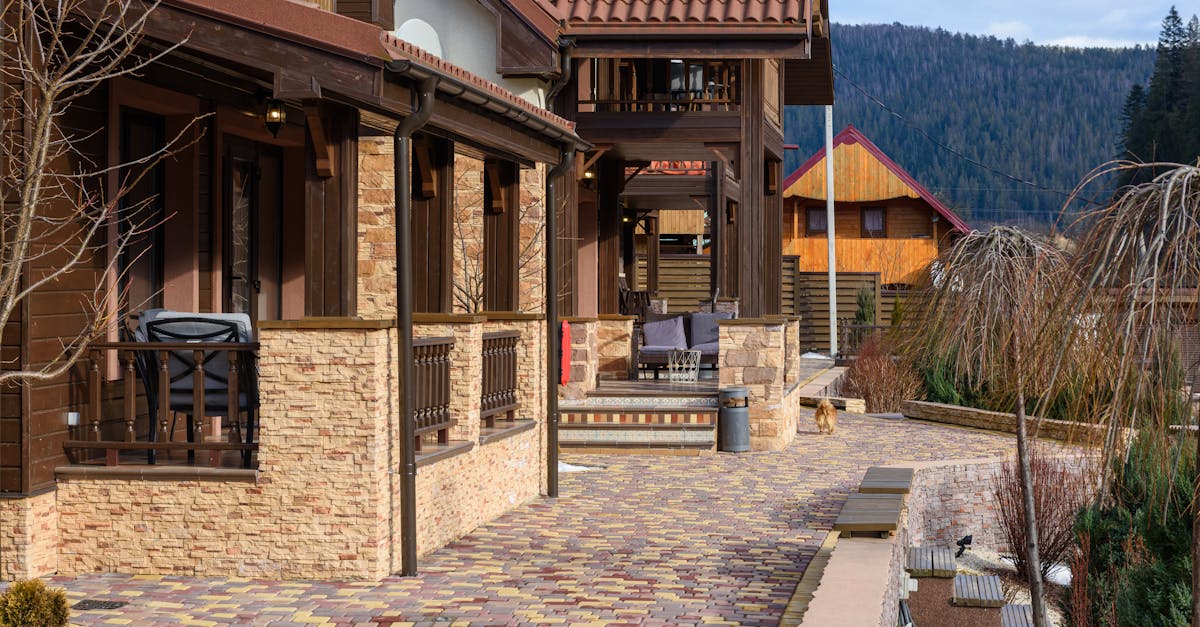 découvrez l'élégance d'une terrasse en pierre naturelle, alliant durabilité et esthétique pour un espace extérieur convivial et intemporel.