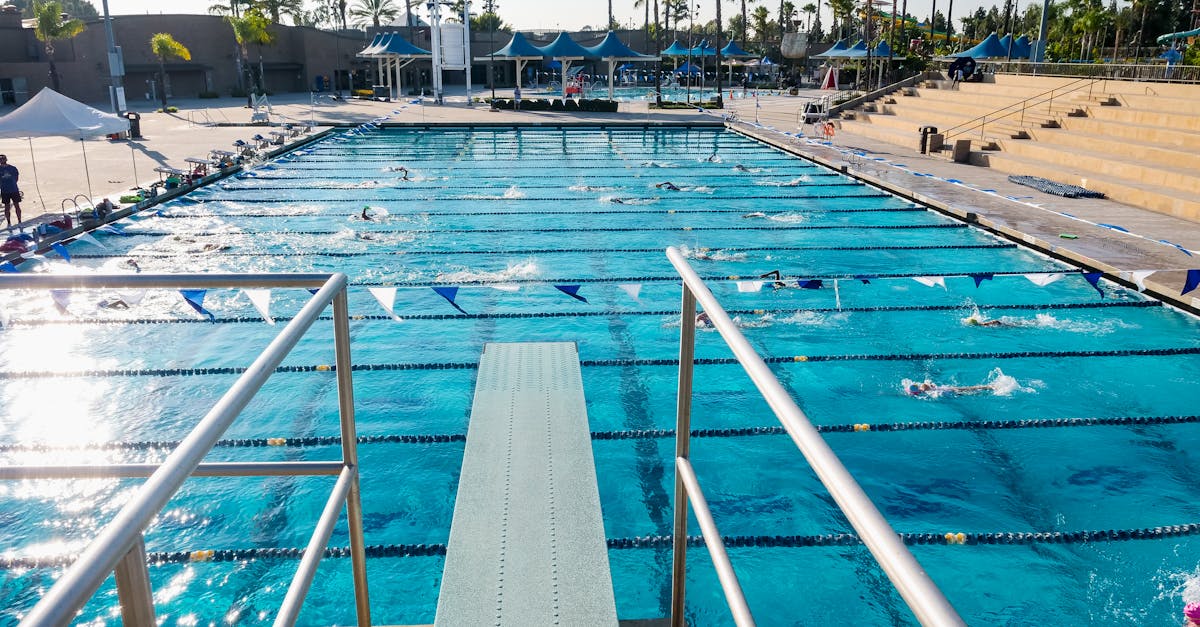 découvrez nos idées et conseils pour aménager un pool deck élégant et fonctionnel, parfait pour profiter de votre piscine en toute sécurité et avec style.