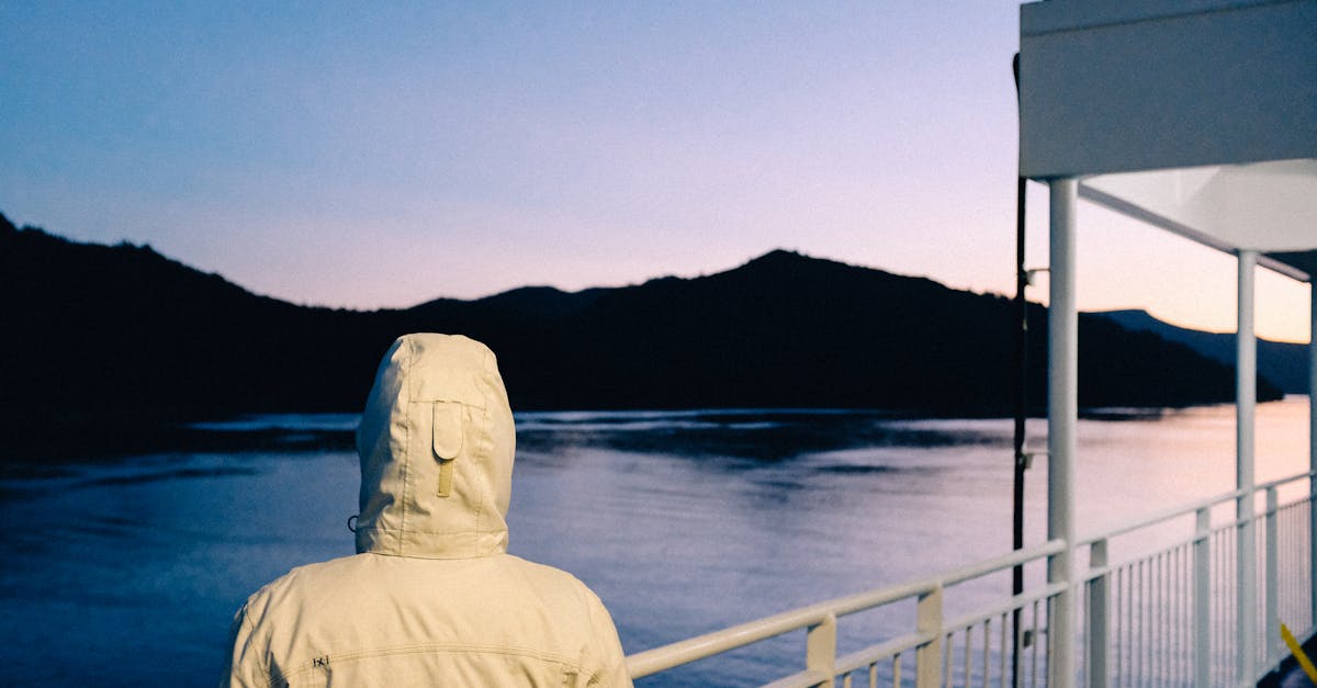 découvrez des solutions efficaces d'insonorisation pour réduire les nuisances sonores et améliorer le confort acoustique de votre espace.