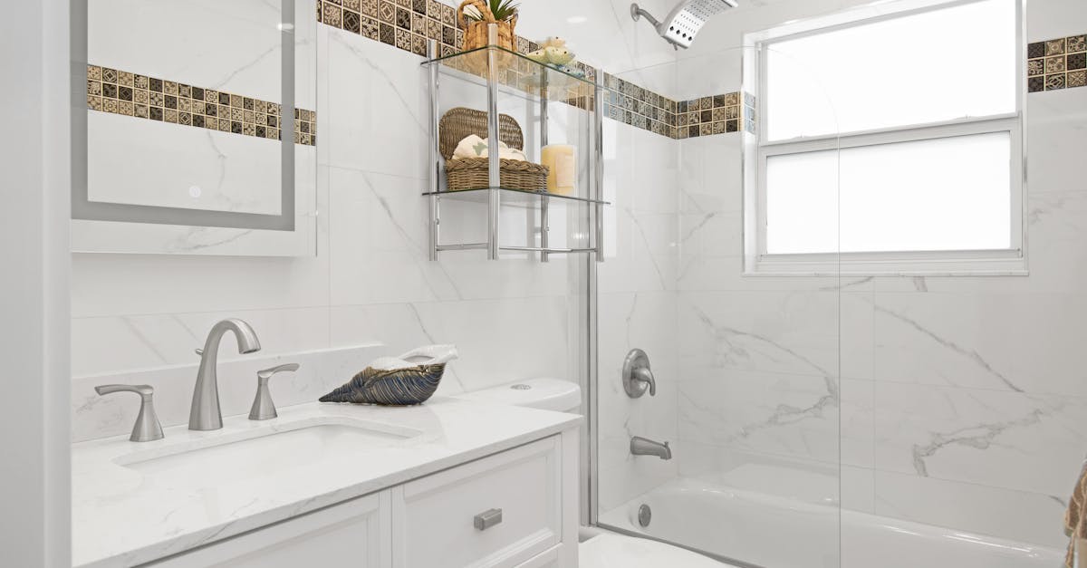 découvrez les hauteurs idéales pour l'installation des équipements de salle de bain afin d'assurer confort et fonctionnalité dans votre espace.