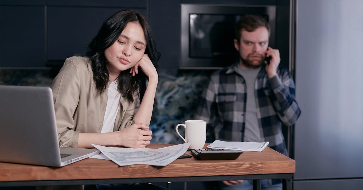 découvrez le coût de la conversion d'un garage en espace habitable, avec une estimation détaillée des prix, des conseils et des facteurs influençant le budget.