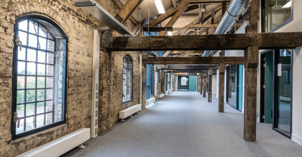 transformez votre couloir avec notre service professionnel de rénovation. améliorez l'esthétique et la fonctionnalité de votre espace d'entrée.