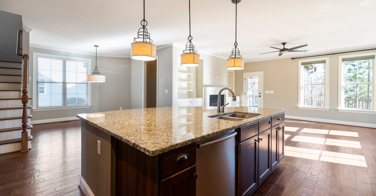 découvrez le coût de la rénovation de cuisine : estimez votre budget, comparez les prix des matériaux et main-d'œuvre, et optimisez votre projet de rénovation.