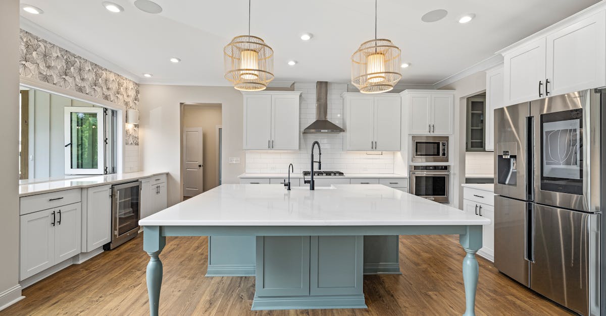 découvrez le coût d'une rénovation de cuisine et obtenez des conseils pour bien estimer votre budget et réussir votre projet.