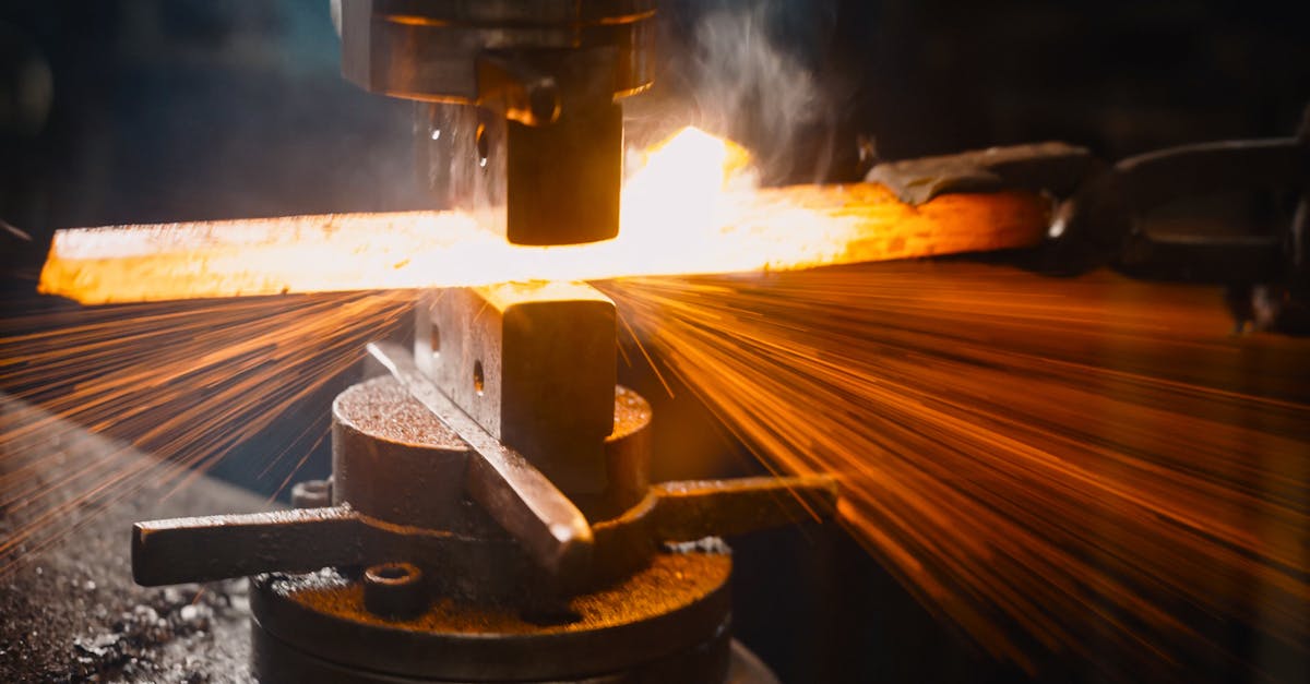 découvrez les causes courantes d'une faible pression d'eau chaude et apprenez comment résoudre ce problème pour améliorer votre confort quotidien.