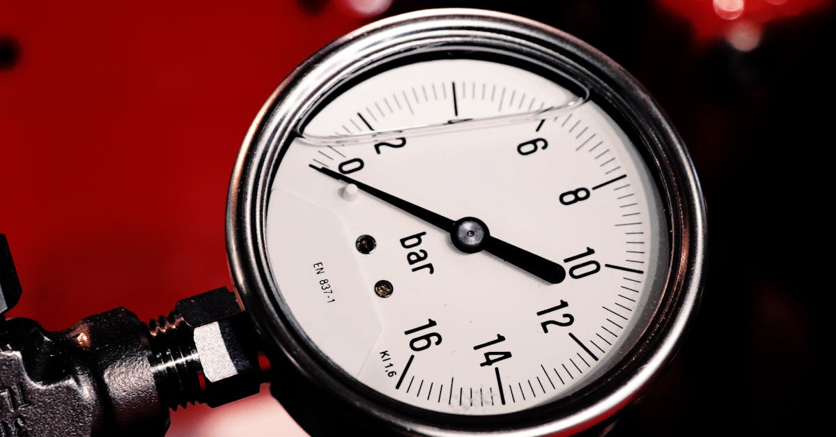 découvrez les causes courantes de la basse pression d'eau et apprenez des solutions efficaces pour améliorer le débit dans votre maison.