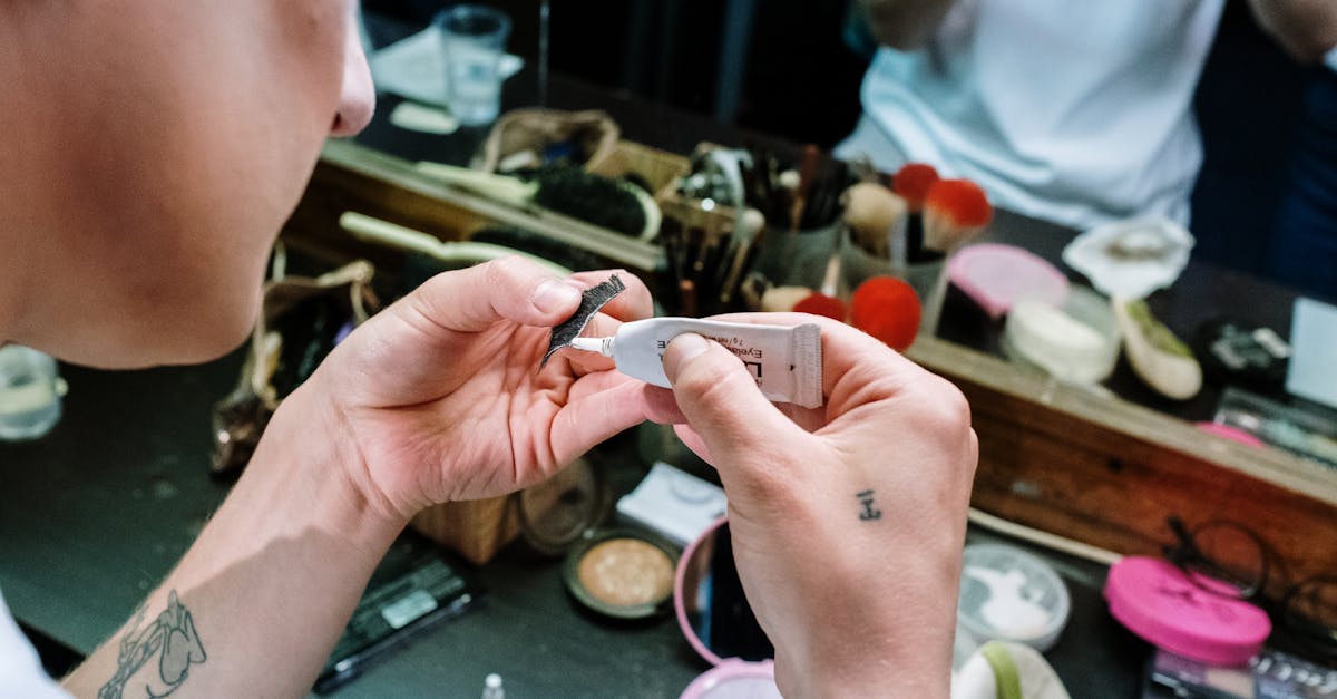 découvrez tout sur le primer : son utilisation, ses types et conseils pour bien l'appliquer afin d'obtenir une finition parfaite.