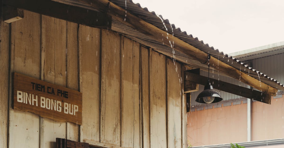 découvrez le coût d'une fenêtre de toit : guide des prix, facteurs influençant le tarif et conseils pour bien choisir votre velux.