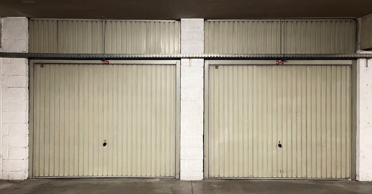 découvrez les prix et les caractéristiques des portes de garage sectionnelles motorisées, alliant confort, sécurité et design moderne pour votre habitation.