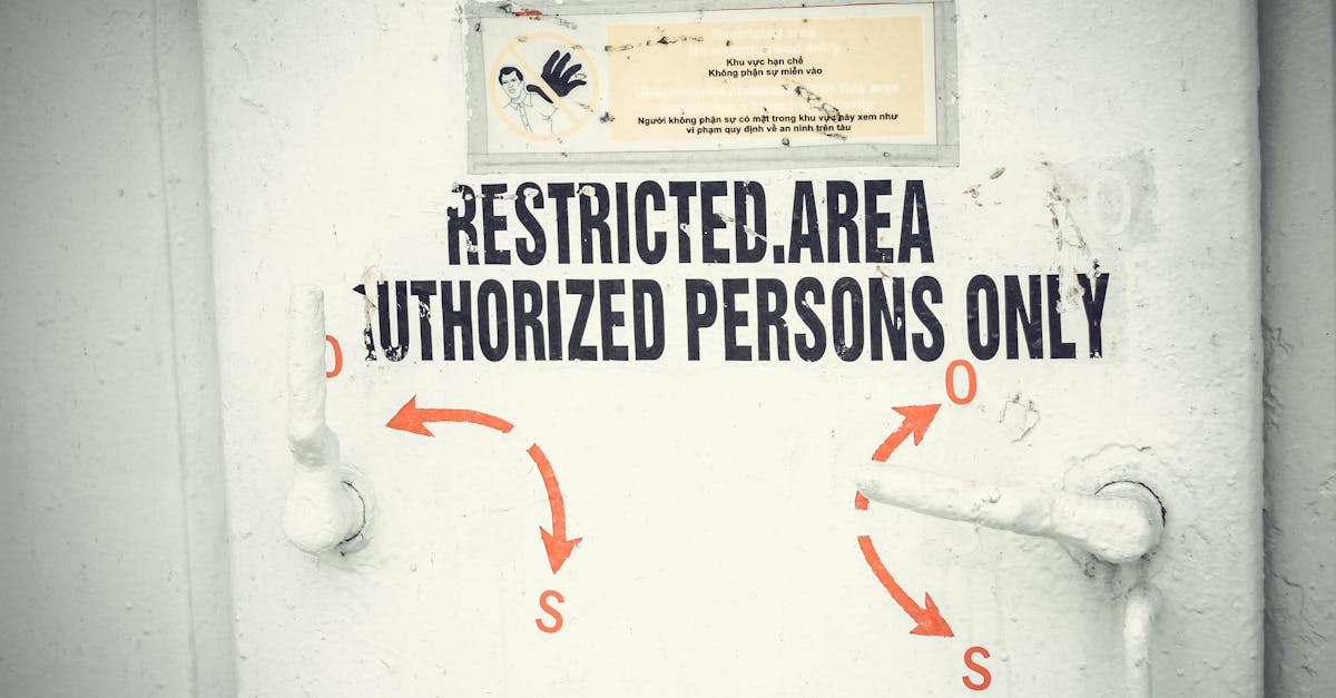 installation de portes de sécurité : protégez efficacement votre domicile ou votre entreprise avec des portes robustes et fiables, posées par des experts.