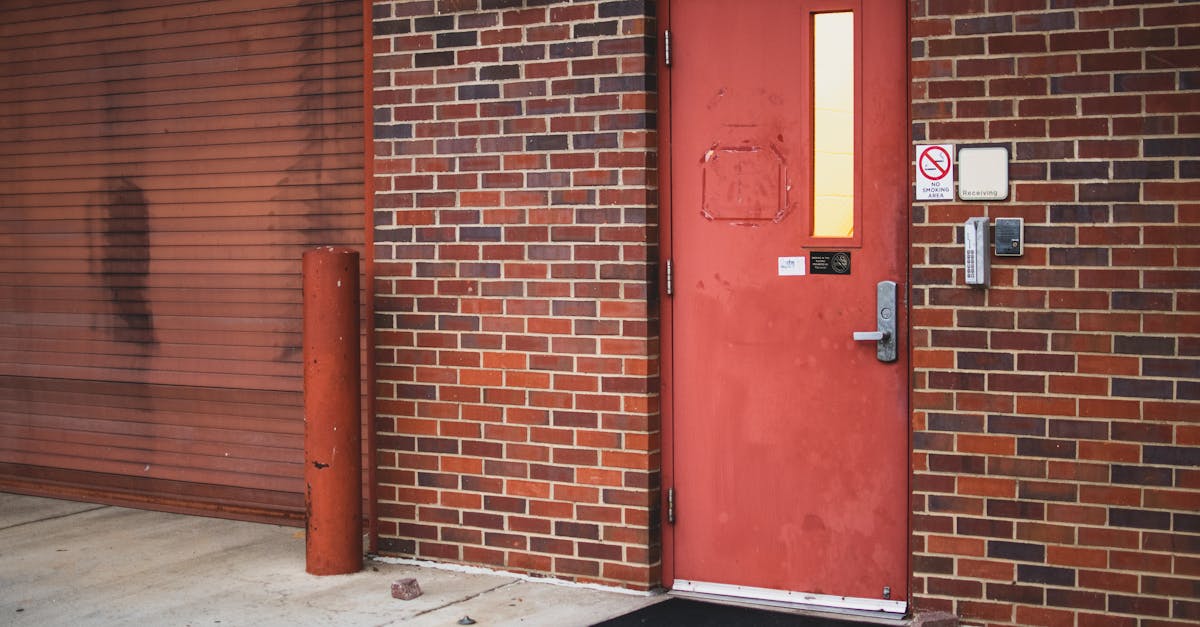 installation de portes de sécurité professionnelles pour protéger votre domicile ou votre entreprise. solutions fiables et sur mesure assurant votre tranquillité d'esprit.