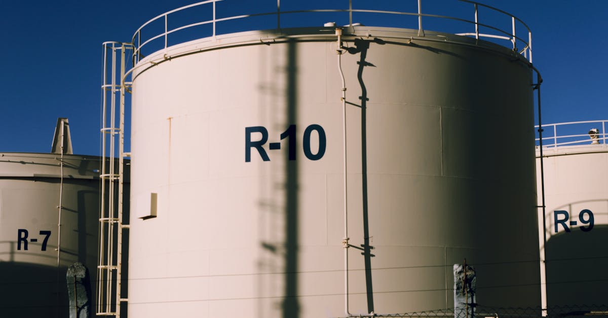 tout savoir sur les fosses septiques : fonctionnement, entretien et conseils pour une installation efficace et écologique.