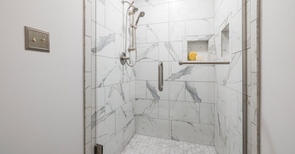 installation de douche professionnelle pour une salle de bain moderne et fonctionnelle. services rapides, fiables et adaptés à vos besoins.