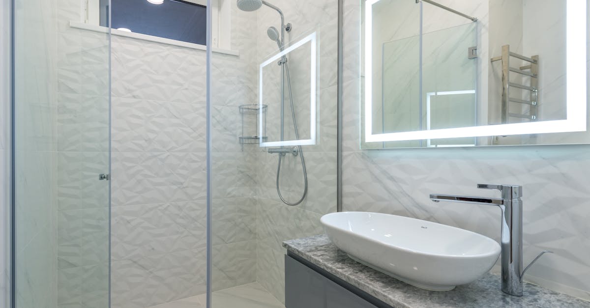 installation de douche professionnelle : profitez d'une pose rapide, fiable et durable pour votre salle de bain.