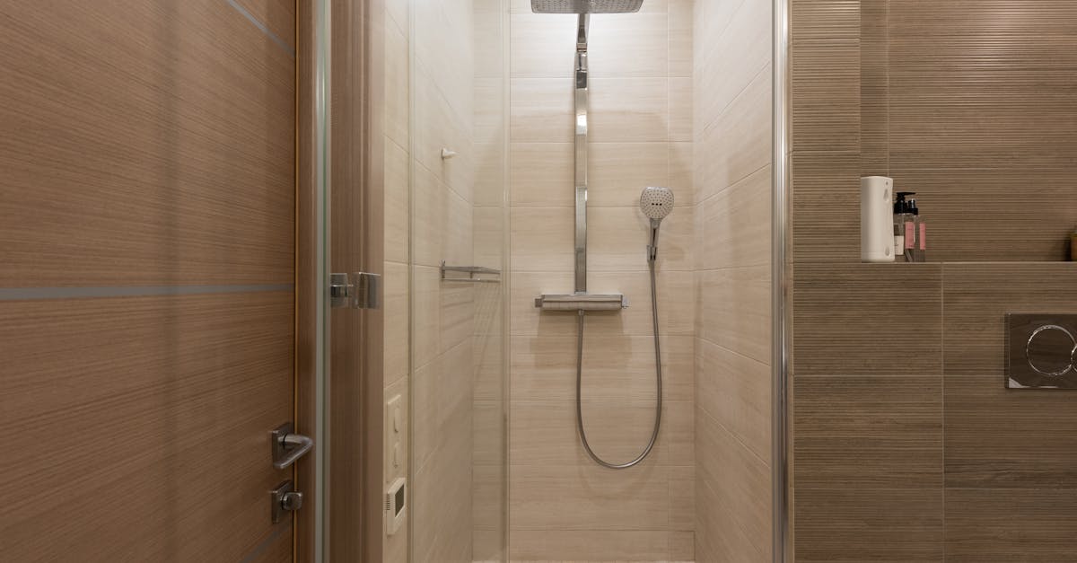 réparation de joints d'étanchéité pour douche : solutions efficaces pour éviter les fuites et préserver l'étanchéité de votre cabine de douche.