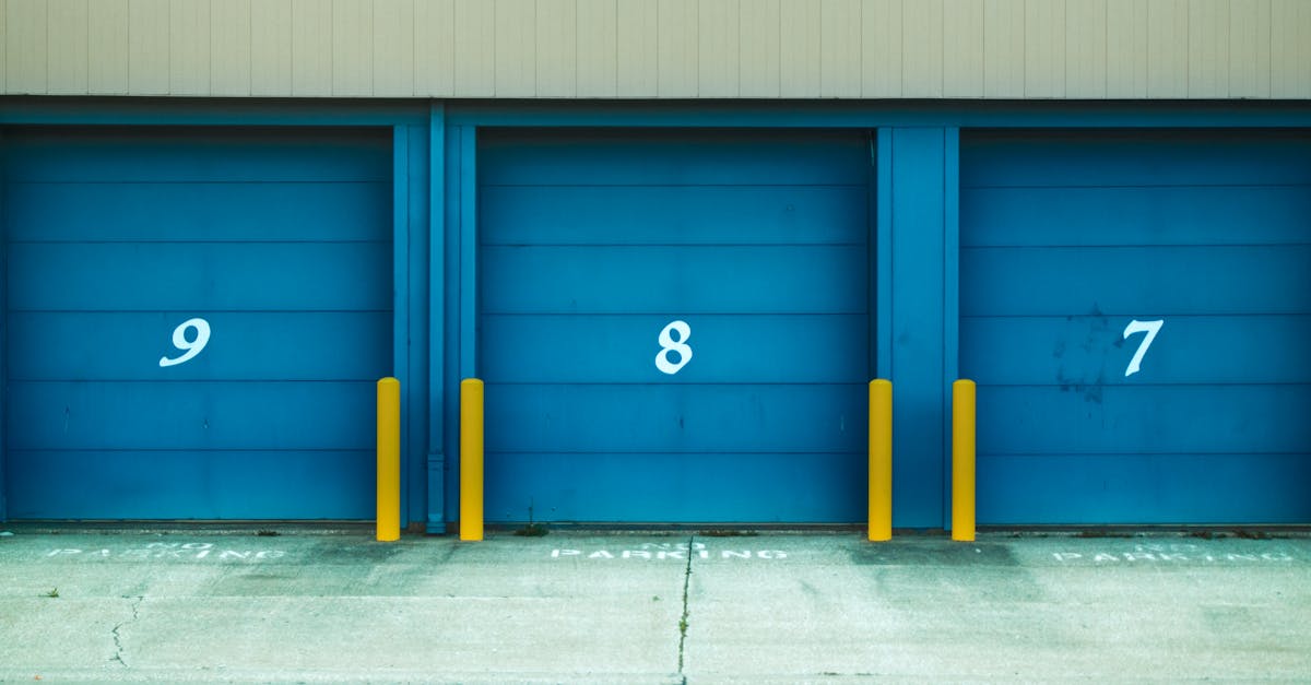 découvrez nos portes de garage coulissantes alliant design moderne et fonctionnalité optimale pour sécuriser et embellir votre garage.