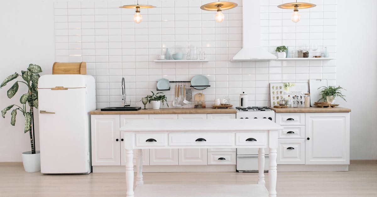 optimisez votre petite cuisine avec des astuces intelligentes pour gagner de l'espace, améliorer la fonctionnalité et créer un environnement pratique et esthétique.