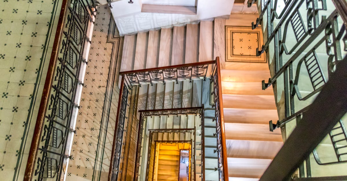 découvrez notre service de vitrification d'escaliers pour un rendu impeccable, durable et facile à entretenir. donnez un nouvel éclat à votre intérieur avec une finition professionnelle et résistante.