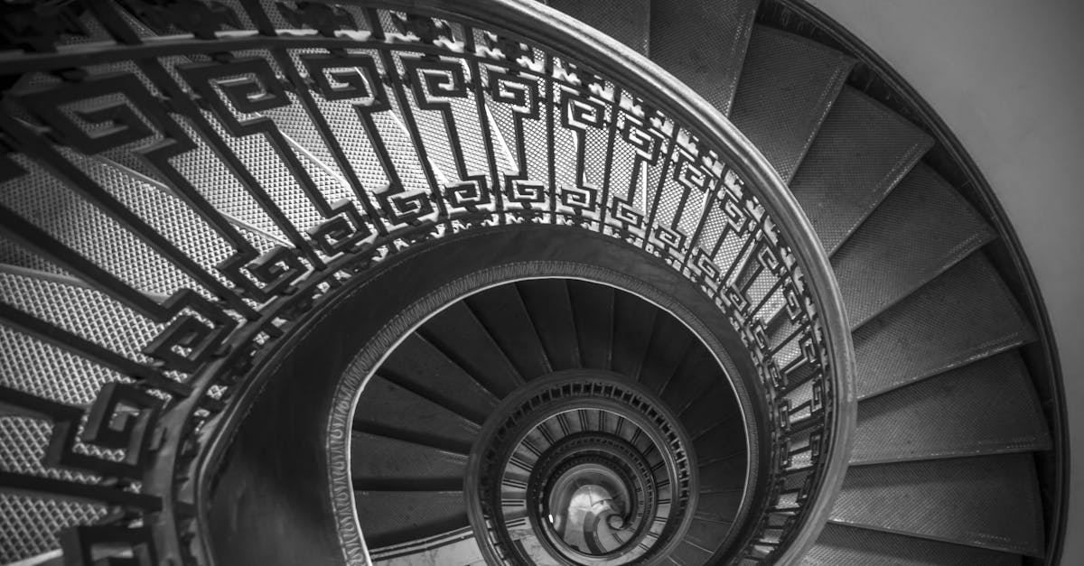 découvrez la vitrification d'escalier, une technique qui protège et embellit vos escaliers en bois pour une durabilité et un rendu esthétique exceptionnels.