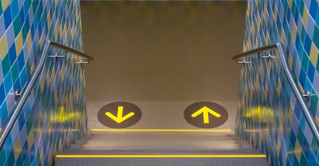 Les étapes essentielles pour installer du carrelage sur un escalier installation de carrelage sur escaliers : guide complet pour un rendu esthétique et durable.