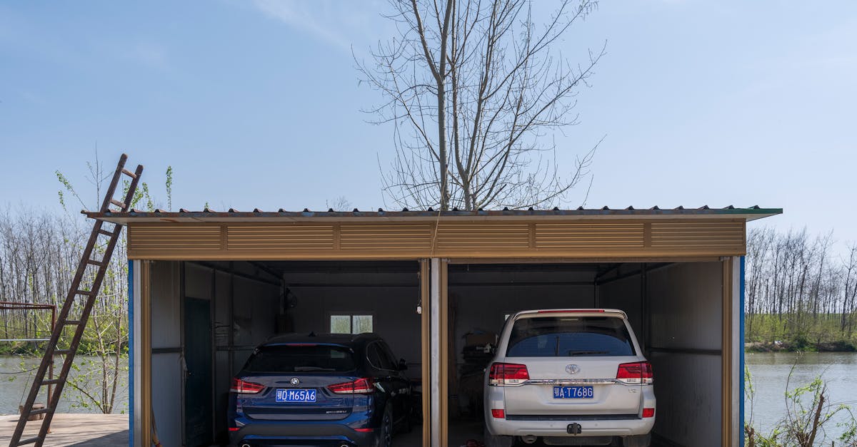 découvrez nos portes de garage basculantes avec portillon intégré, alliant praticité et sécurité pour un accès facile à votre garage sans ouvrir toute la porte.