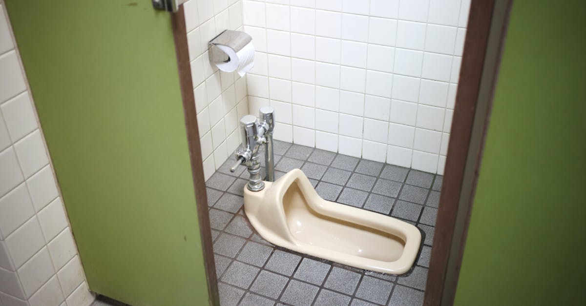 découvrez le coût du remplacement d'une toilette, avec une estimation des prix, conseils pour économiser et les facteurs influençant le tarif.