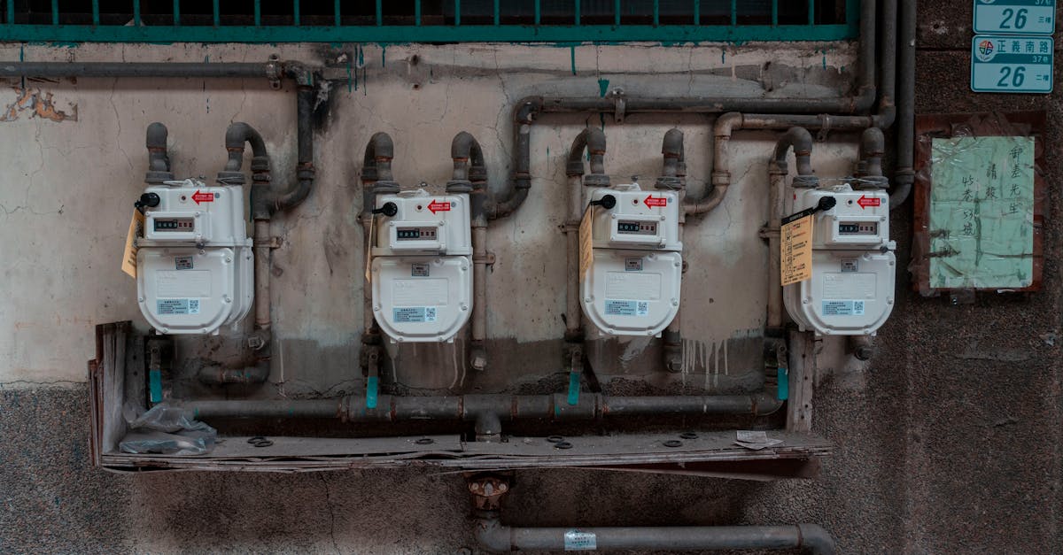 découvrez le coût d'installation du papier peint au mètre carré, incluant les tarifs moyens, les facteurs influençant le prix, et des conseils pour réussir votre projet de décoration.