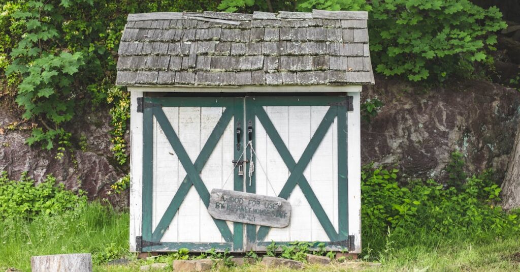 découvrez comment construire un abri en bois solide et durable grâce à nos conseils pratiques et étapes détaillées pour votre projet de construction.