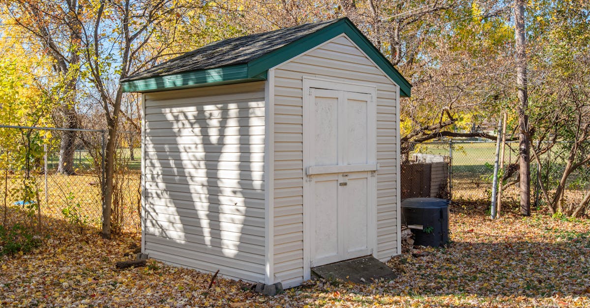 découvrez comment construire un abri de jardin en bois robuste et esthétique grâce à nos conseils pratiques et étapes détaillées.